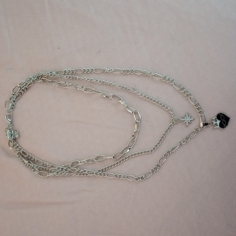 1pc chain necklace (looks like 3)